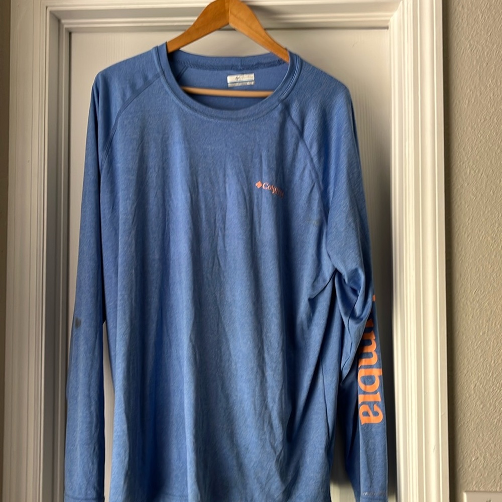 Men’s NWOT Columbia performance Tee